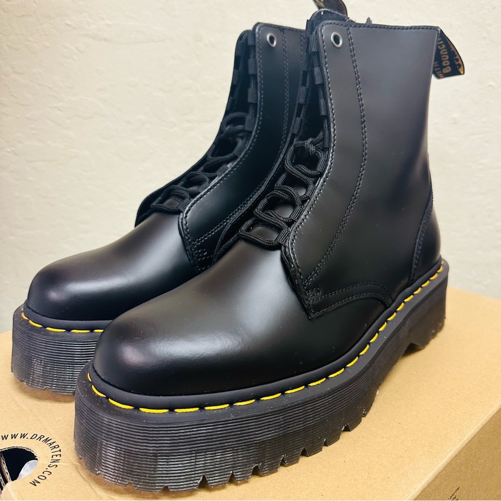 DR. MARTENS Black Jarrick Boots